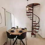 Semeli House Apartman *