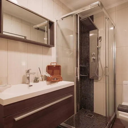 Semeli House Apartman *