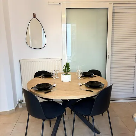 Semeli House アパート